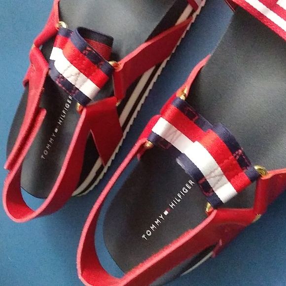 TOMMY HILFIGER BECKETT Womens Red Sandals size 10, New - Picture 2 of 7